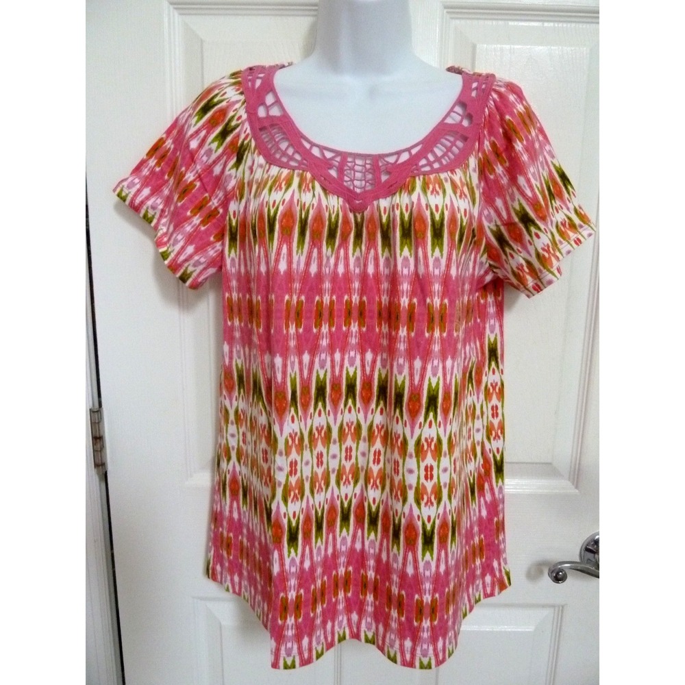 Jones New York Sport Women L Pink Abstract Artsy Lace Neck Short Sleeve Tee Top